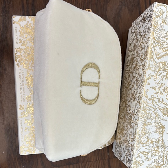 Dior Cream Cosmetic Bag - Picture 3 of 4